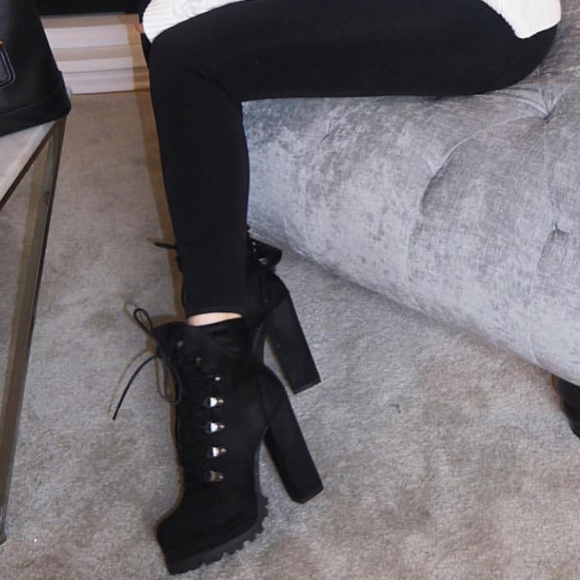 𝙇𝙖𝙨𝙩 𝙎𝙞𝙯 10 🖤Suede D-Ring Lace Up Platform - Picture 8 of 10